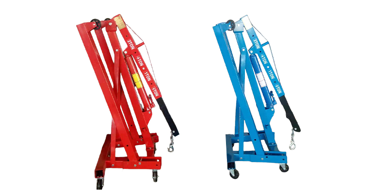 Как именно кран с гидравлическим двигателем легко поднимает двигатель?